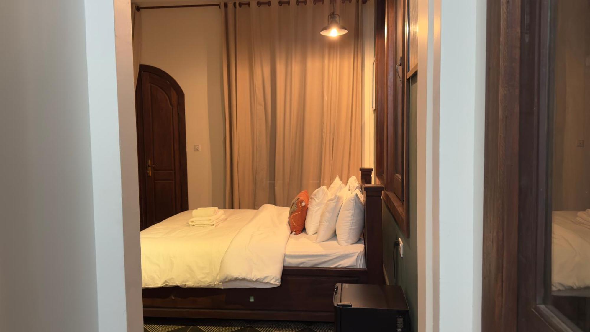 The J Break Boutique Hotell Kampot Eksteriør bilde